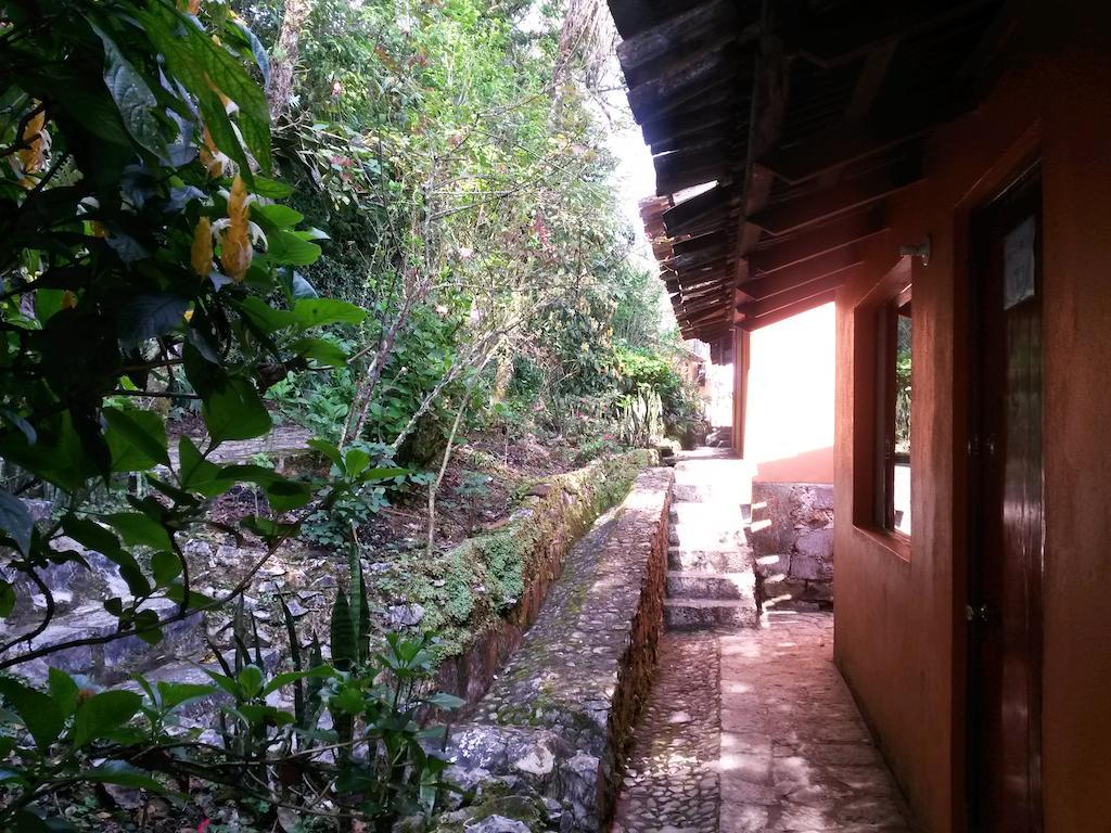 Hotel Taselotzin คูเอตซาลันเดลโปรเกรโซ ภายนอก รูปภาพ